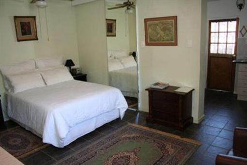 фото отеля Woodlands Guest House