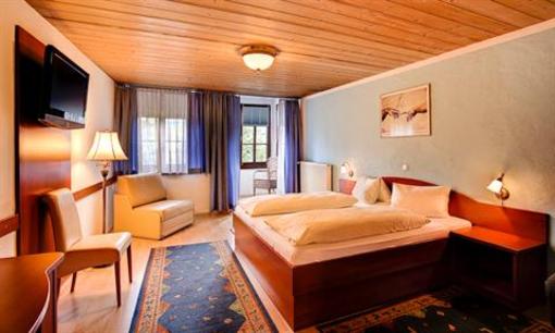 фото отеля Hotel Schwarzer Bär Innsbruck