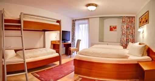 фото отеля Hotel Schwarzer Bär Innsbruck