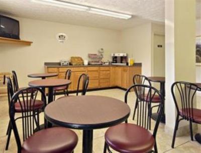фото отеля Super 8 Reynoldsburg