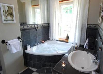 фото отеля Poplar Tree Lodge