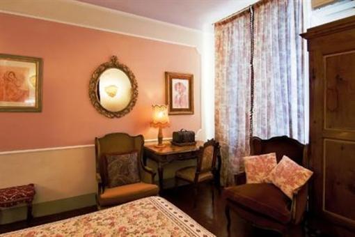 фото отеля Grand Tour Suites