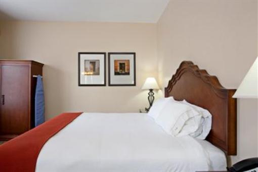 фото отеля Holiday Inn Express Santa Barbara