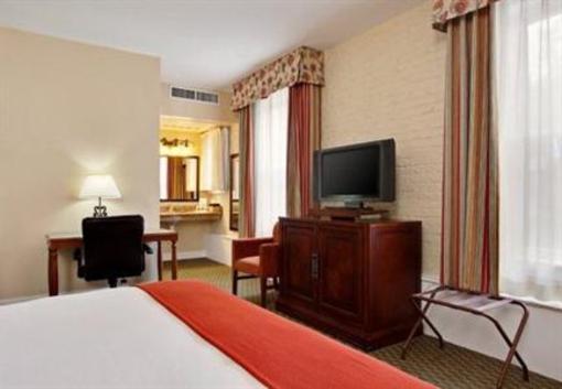 фото отеля Holiday Inn Express Santa Barbara
