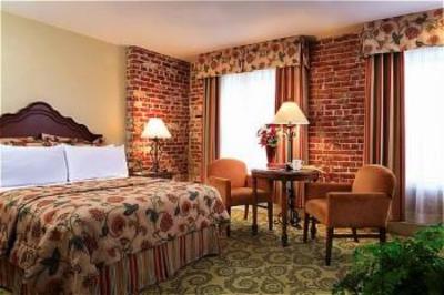 фото отеля Holiday Inn Express Santa Barbara