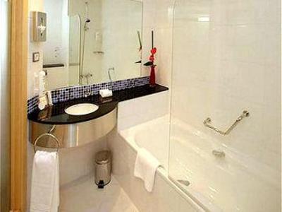 фото отеля Holiday Inn Express Barcelona City