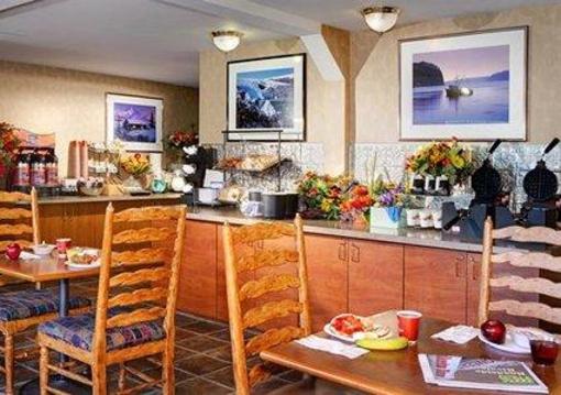 фото отеля Comfort Inn Ship Creek