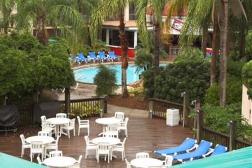 фото отеля Baymont Inn and Suites Tampa Near Busch Gardens USF