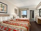 фото отеля Baymont Inn and Suites Tampa Near Busch Gardens USF