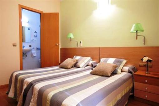 фото отеля Hostal Felipe II