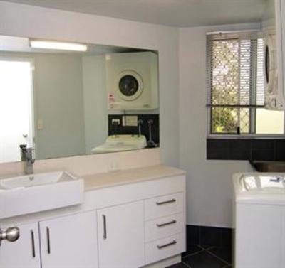 фото отеля Paradise Grove Holiday Apartments Gold Coast
