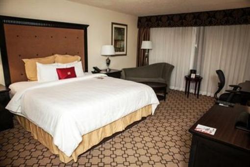 фото отеля Crowne Plaza Oklahoma City