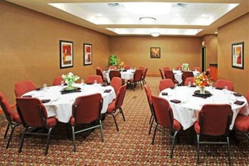 фото отеля Holiday Inn Casper East-McMurry Park