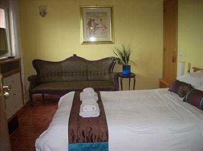 фото отеля Azure Guest Villa