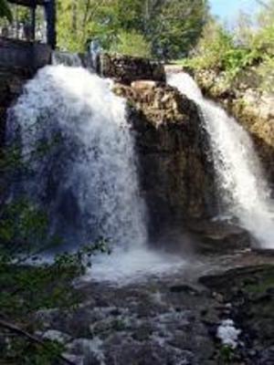 фото отеля The Falls Inn - Walter's Falls