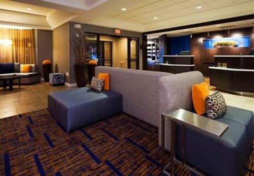 фото отеля Courtyard by Marriott Indianapolis at the Capitol