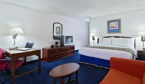 фото отеля Courtyard by Marriott Indianapolis at the Capitol