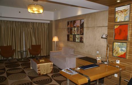 фото отеля Holiday Inn Binhai Tianjin