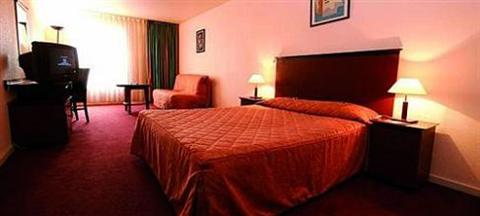 фото отеля Kyriad Prestige Joinville le Pont