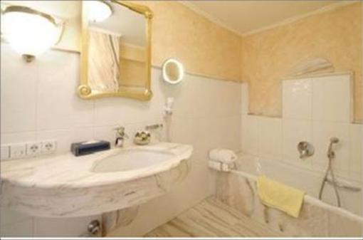 фото отеля Hotel Goldener Greif