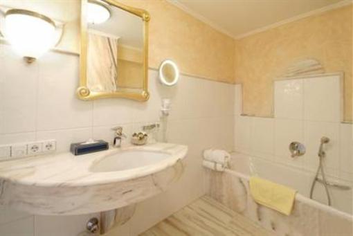 фото отеля Hotel Goldener Greif