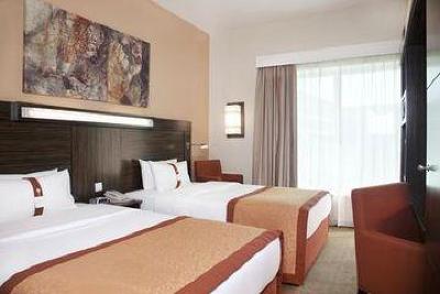 фото отеля Holiday Inn Express Dubai - Safa Park