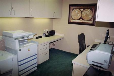 фото отеля Hilton Garden Inn Cleveland Airport