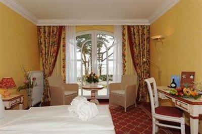 фото отеля Rugard Strandhotel