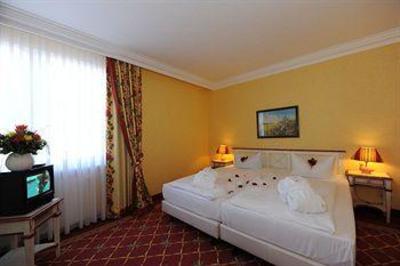 фото отеля Rugard Strandhotel