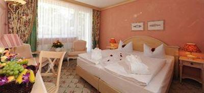 фото отеля Rugard Strandhotel