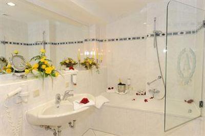 фото отеля Rugard Strandhotel