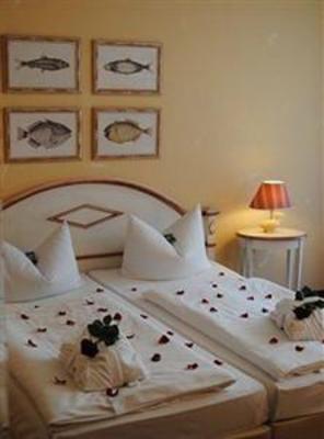 фото отеля Rugard Strandhotel