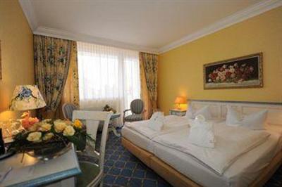фото отеля Rugard Strandhotel