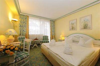 фото отеля Rugard Strandhotel