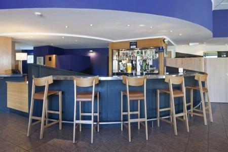 фото отеля Express By Holiday Inn Strathclyde Park Motherwell