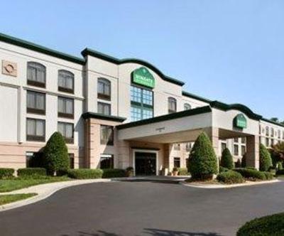 фото отеля Wingate by Wyndham Airport South I-77 at Tyvola