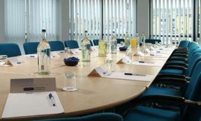 фото отеля Holiday Inn Express Hemel Hempstead