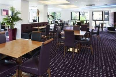 фото отеля Holiday Inn Express Hemel Hempstead
