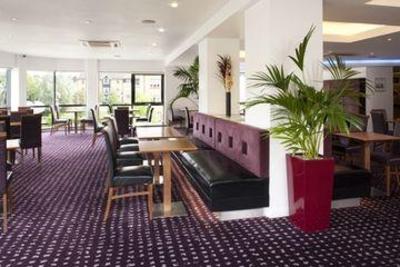 фото отеля Holiday Inn Express Hemel Hempstead