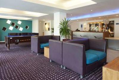 фото отеля Holiday Inn Express Hemel Hempstead