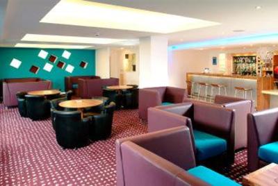 фото отеля Holiday Inn Express Hemel Hempstead