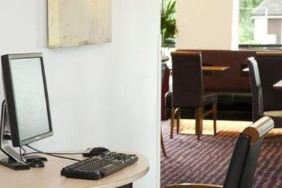 фото отеля Holiday Inn Express Hemel Hempstead