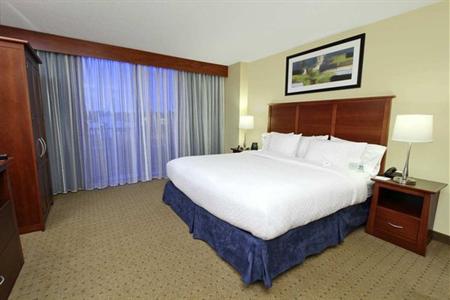 фото отеля Embassy Suites Baltimore North Hunt Valley