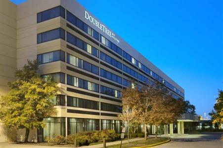 фото отеля DoubleTree by Hilton Hotel Chicago - Schaumburg