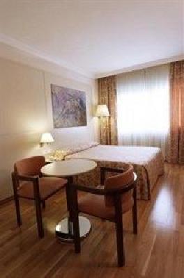 фото отеля Hotel Urpi Sabadell