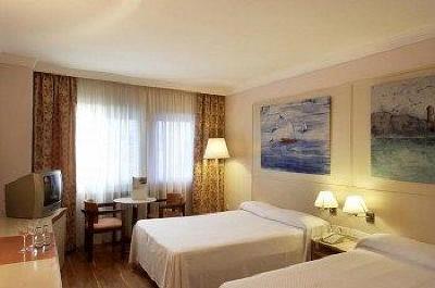 фото отеля Hotel Urpi Sabadell