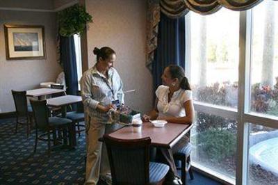 фото отеля Hampton Inn Tampa / Rocky Point - Airport