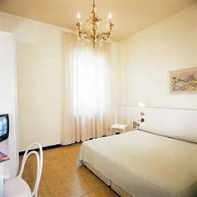 фото отеля Hotel Sud Est