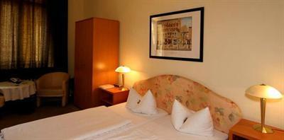 фото отеля Hotel-Pension Modena