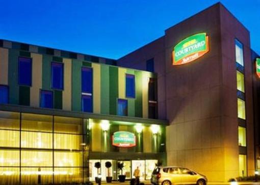 фото отеля Courtyard by Marriott London Gatwick Airport Hotel